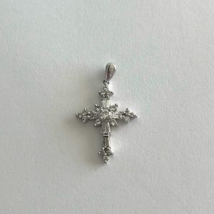 Silver cross pendant